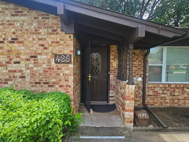 425 Mimosa Dr — Photo 4