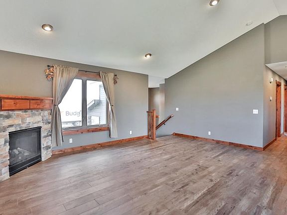 3rd image of 1620 Otter Way