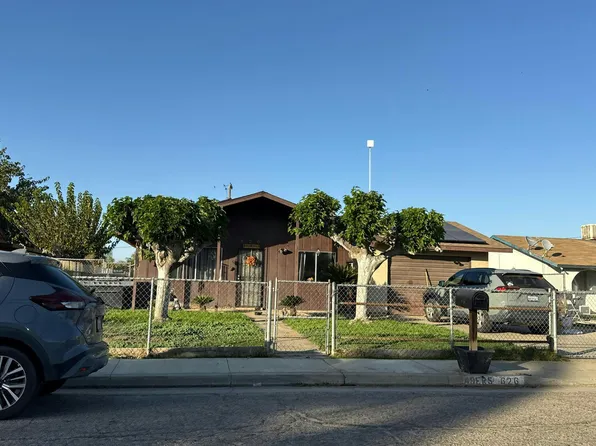 626 E Compton Ave, Pixley, CA 93256