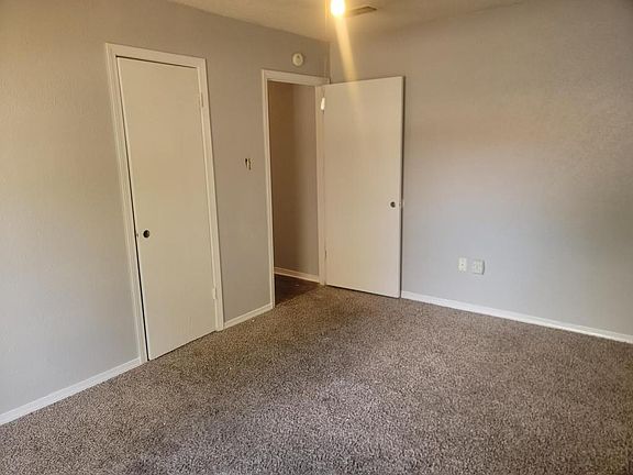5th image of 2504 Highgate Dr