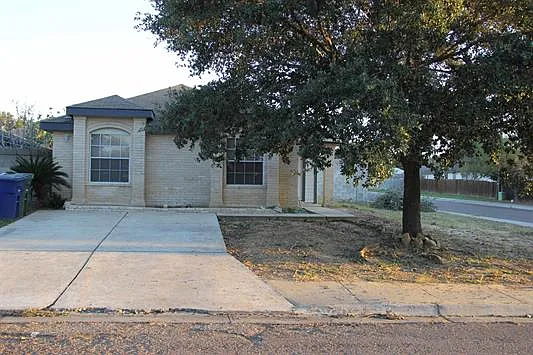 1801 Denmark Ln — Photo 1