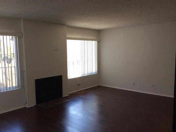 3rd image of 1317 26th St APT 2