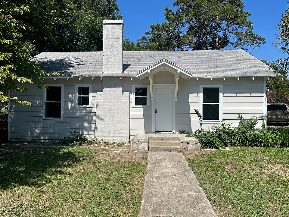 701 Hall St