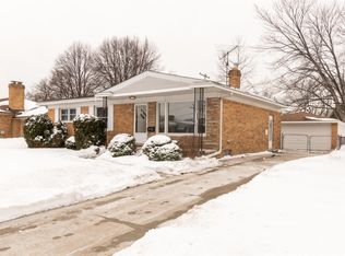 28605 Kimberly Ln, Saint Clair Shores, MI