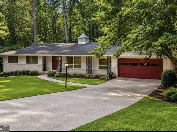165 W Spalding Dr, Atlanta, GA 30328