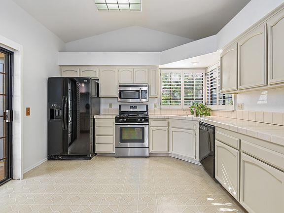 5th image of 5353 Traci Dr
