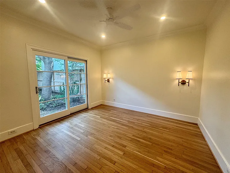 916 W Melwood St — Photo 12