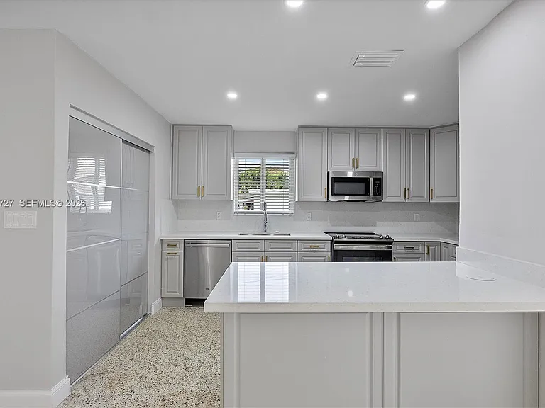 3820 SW 92nd Ave #3820 — Photo 11
