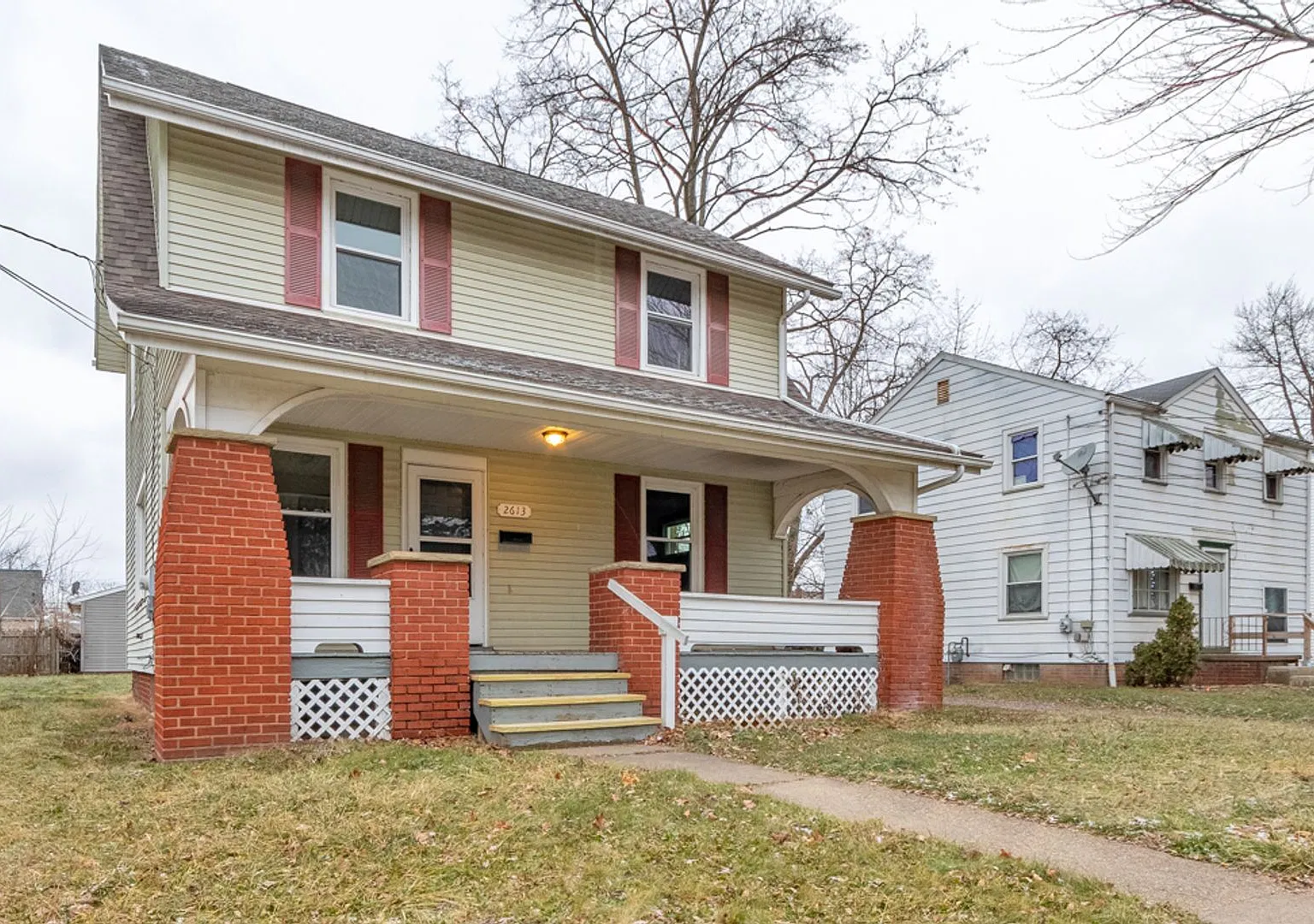 Craftsman Charm! Covered Porch, Hardwoods, Basement- 2613 Fletcher Ave NE, Canton! — Photo 2