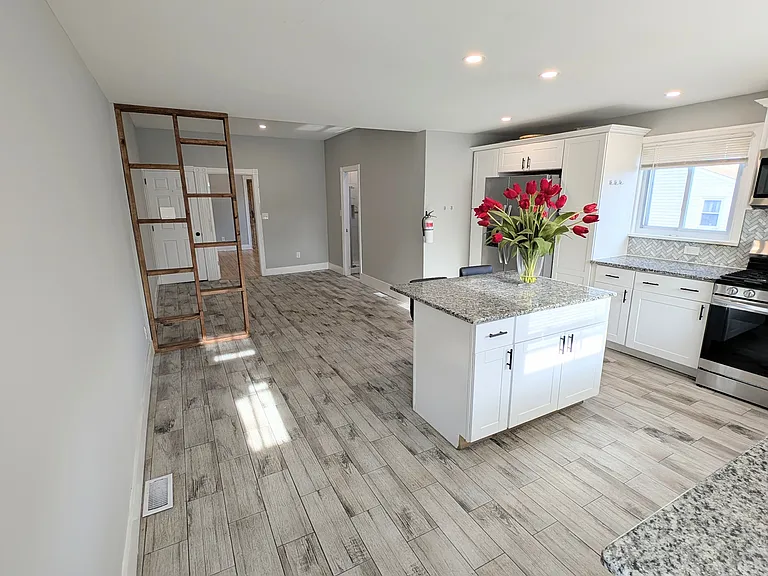 1744 Kings Hwy — Photo 1