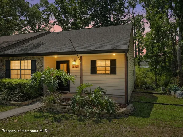 913 Candlebrook Ln, Brooksville, FL 34601
