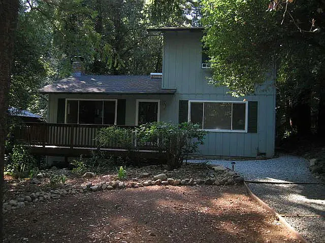 111 Acorn Dr — Photo 2