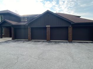 2551 N Lakeshore Dr, Crown Point, IN 46307