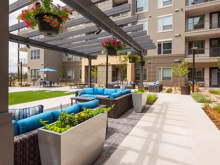 Courtyard with lounge seating