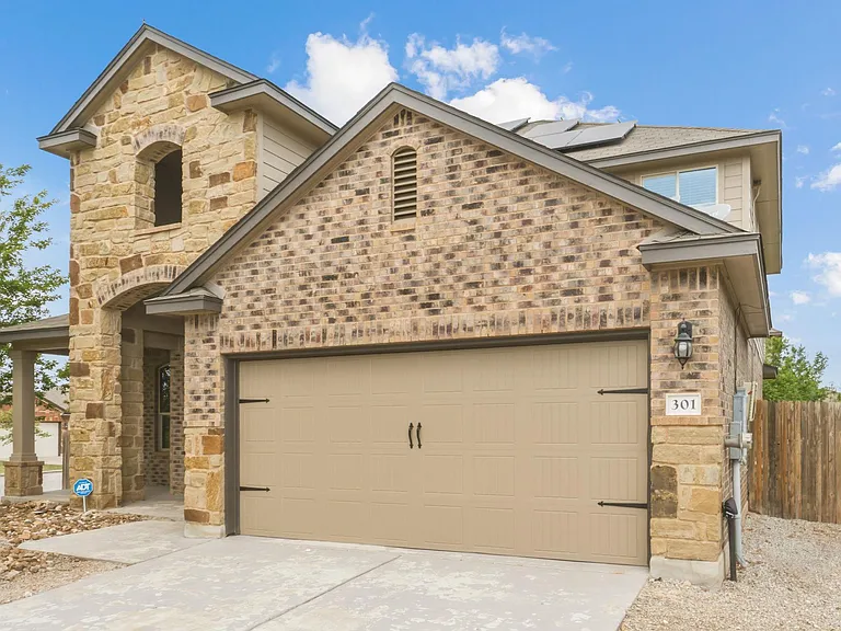 301 Serpentine Ln — Photo 38