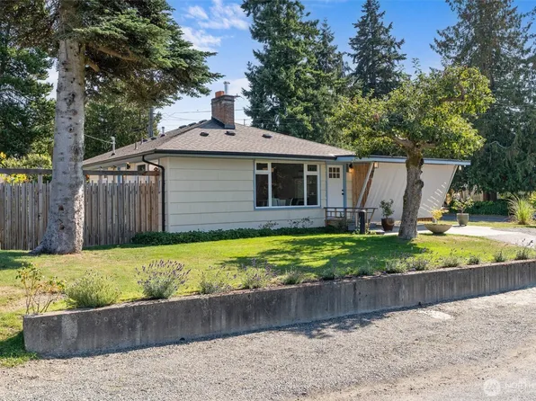 7530 Olympus Drive W, University Place, WA 98466