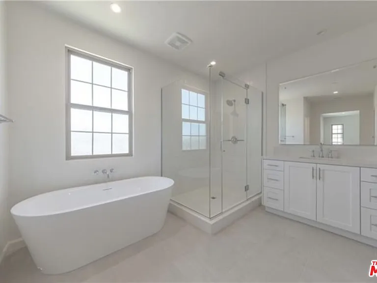 113 Escala — Photo 21