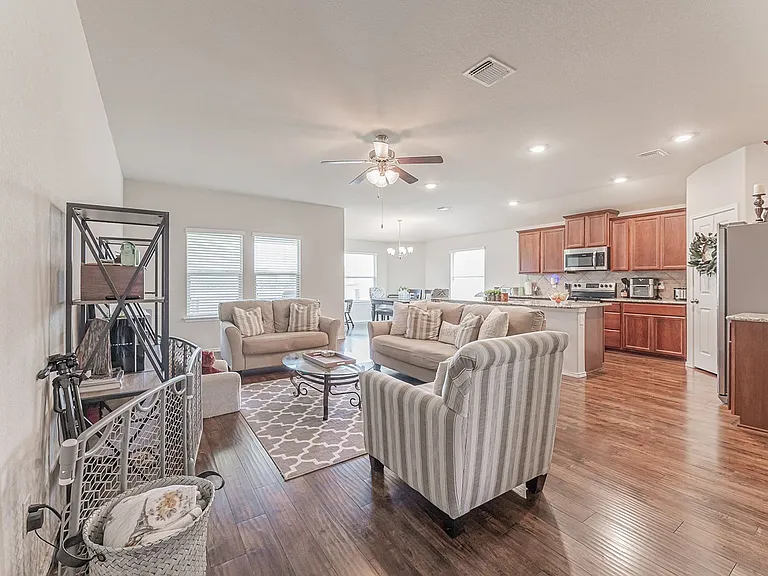 207 Christopher Dr — Photo 16