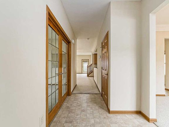 3rd image of 7222 Normanton Dr