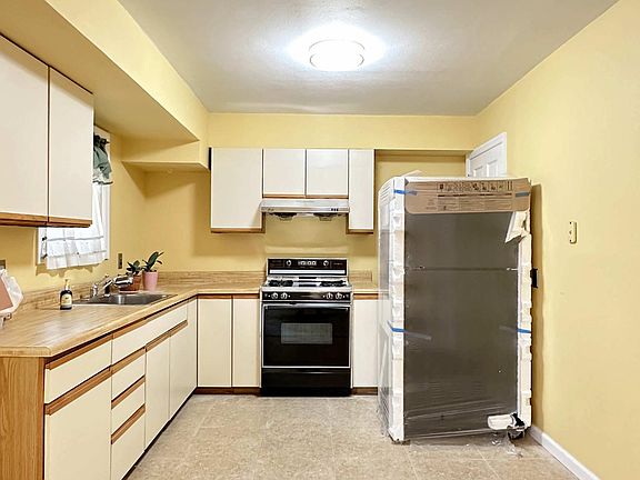 2nd image of 410 Nome Ave #1F