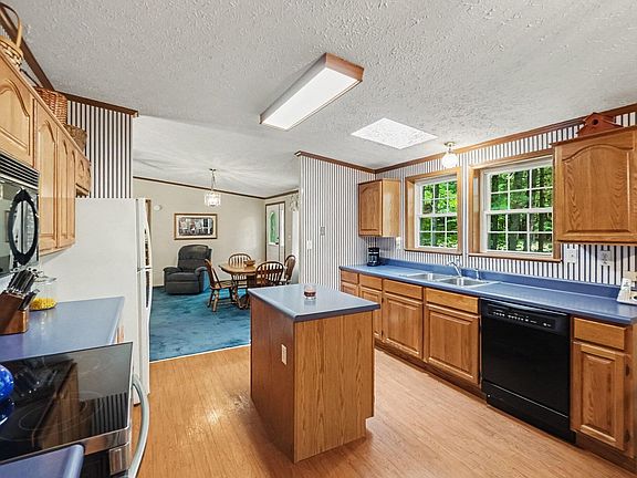 4th image of 8367 S Ferris Ave