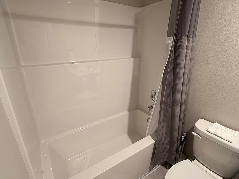18508 NE 45th Ave — Photo 7