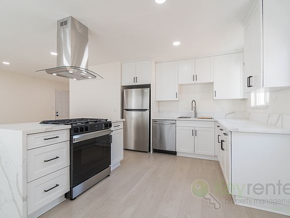 4th image of 155 Johnston Ln
