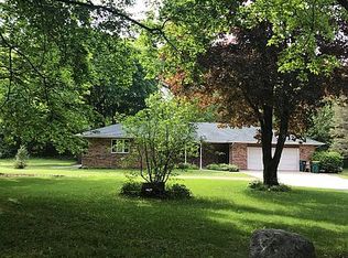 555 Old Mill Rd, Plano, IL 60545