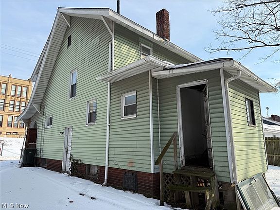 2nd image of 1431 Arnold Ave NW