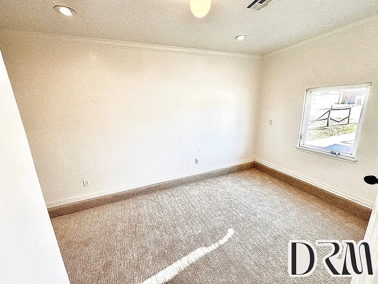 2710 NW 57th St — Photo 12