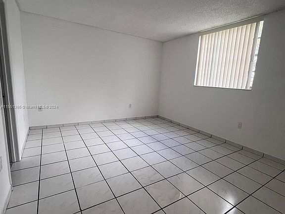 4th image of 10090 NW 80th Ct APT 1328
