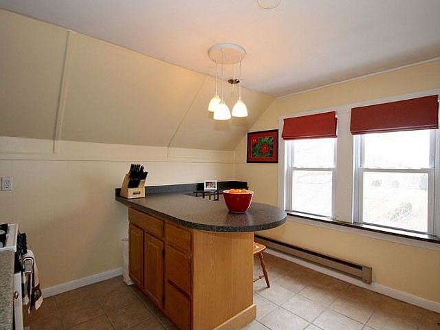 2nd image of 1016 Belmont St #3