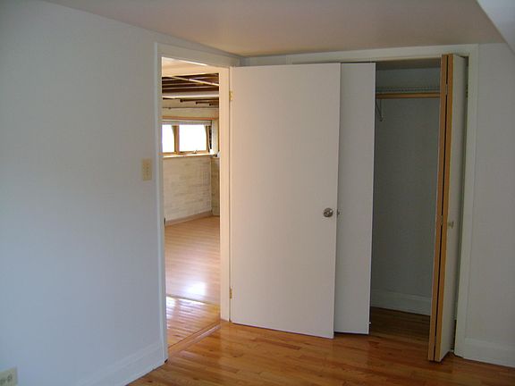 5th image of 2744 N Bosworth Ave