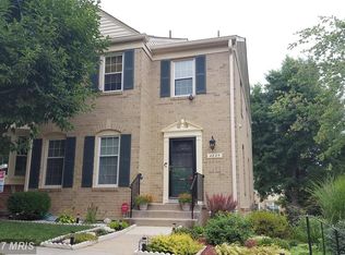 4825 Carriagepark Rd, Fairfax, VA 22032