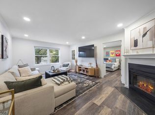 19C Heritage Dr, Chatham, NJ