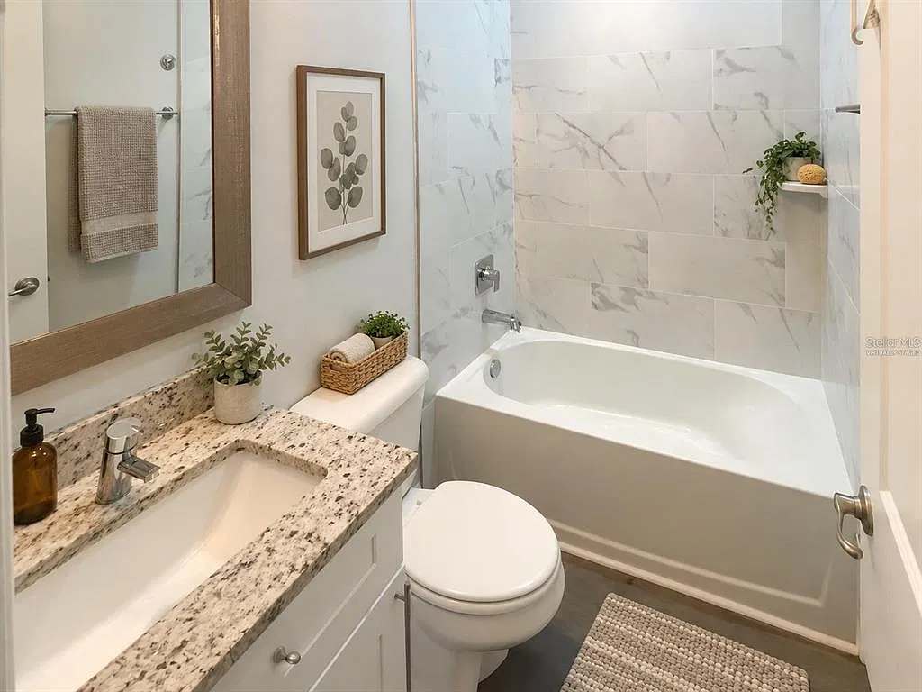 3 bed, 2.0 bath, 1379 sqft, $1,697 — Photo 2