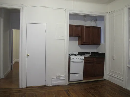 Rented by Monarch Realty Holdings | media 13