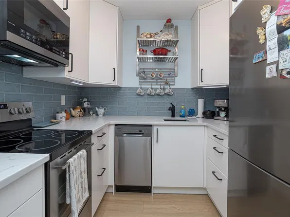 974 Dunford Ave #5, Langford, BC V9B 2S3