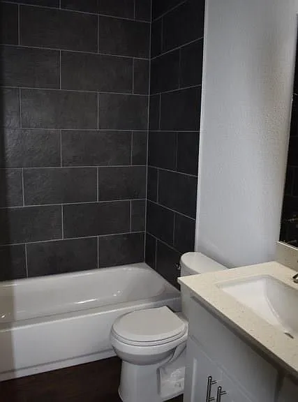 1216 W Nelson St — Photo 10