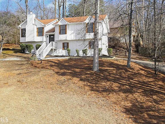 2nd image of 318 Scarlett Ln