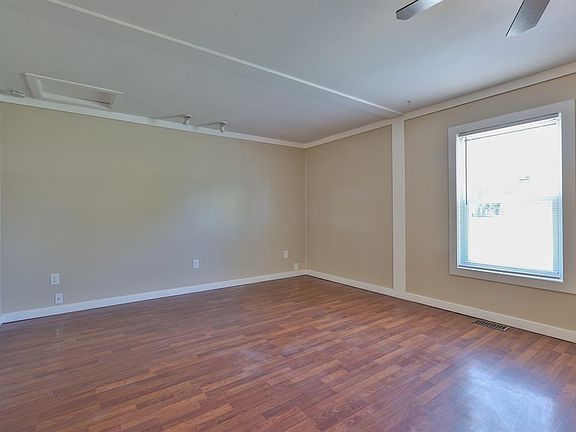 4th image of 2591 Retford Dr