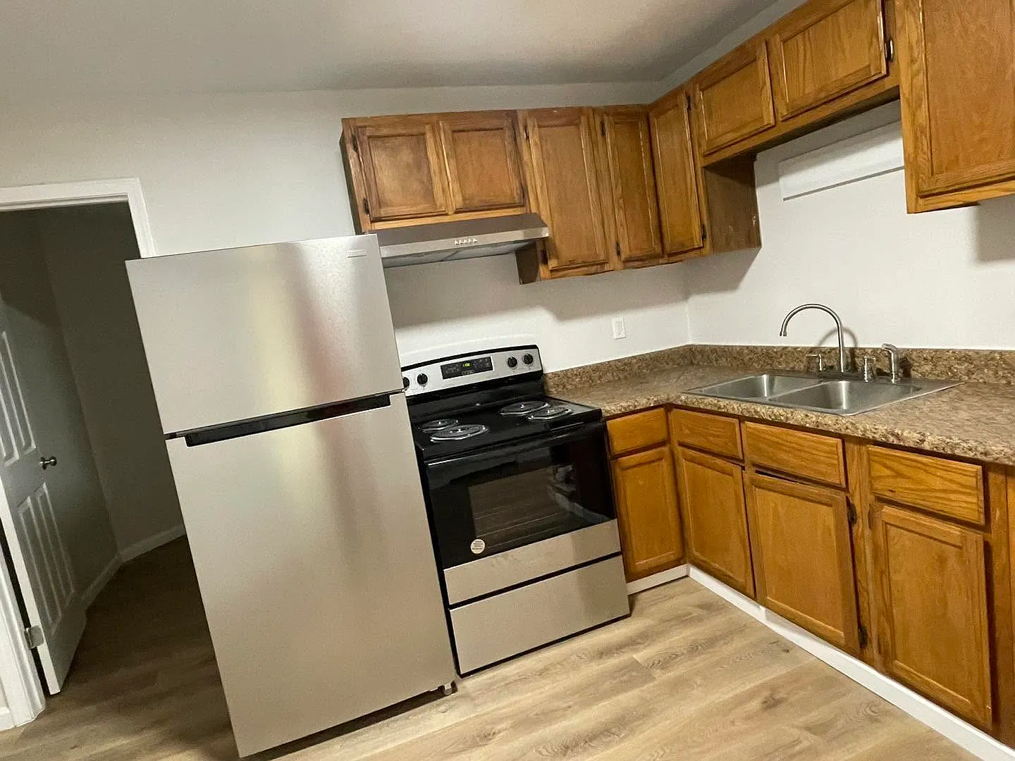 2 bed, 738 sqft, $1,045 — Photo 4