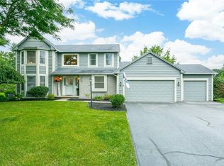 6 Dovehill Cir, Penfield, NY 14526