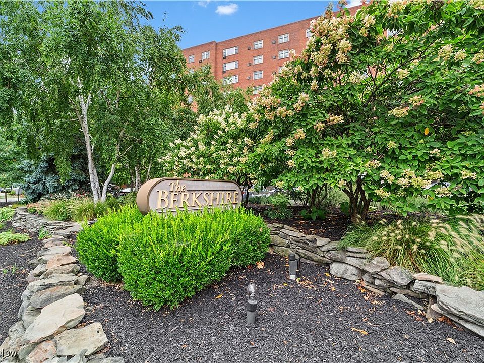 1st image of 11820 Edgewater Dr APT 804