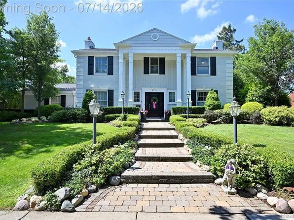 2691 S Bradway Blvd, Bloomfield Hills, MI 48301