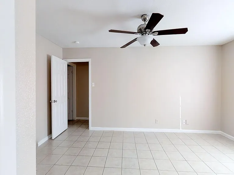 Verano at the Heights Apartments — Photo 68