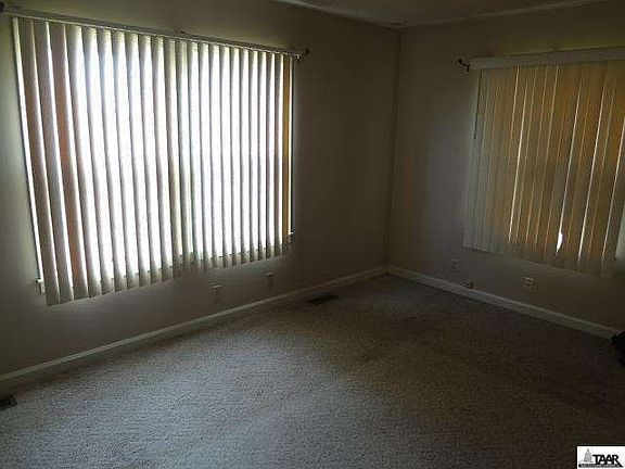 2nd image of 900 N 11th St