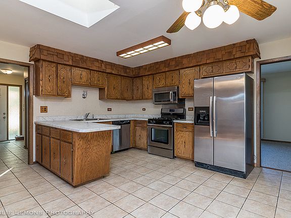 2nd image of 8401 167th St