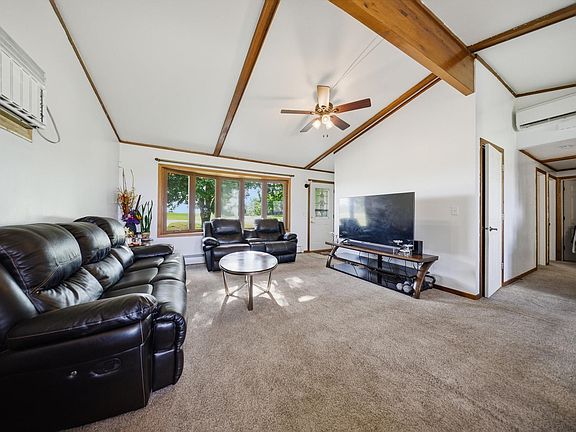 4th image of 3447 Hilldale Dr