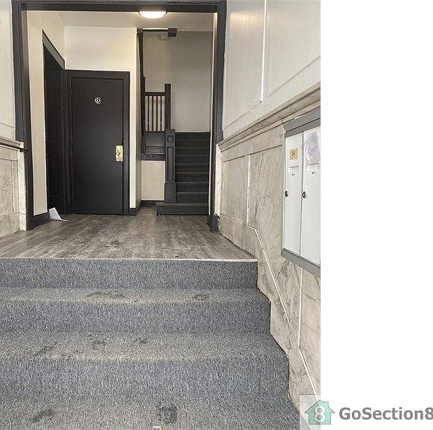 1st image of 5258 S King Dr #1B